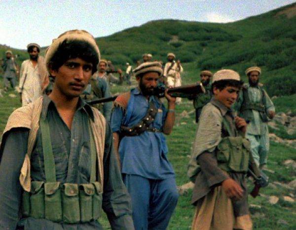 Al-Qaida revendică un atentat sinucigaş soldat cu opt răniţi în rândul trupelor franceze