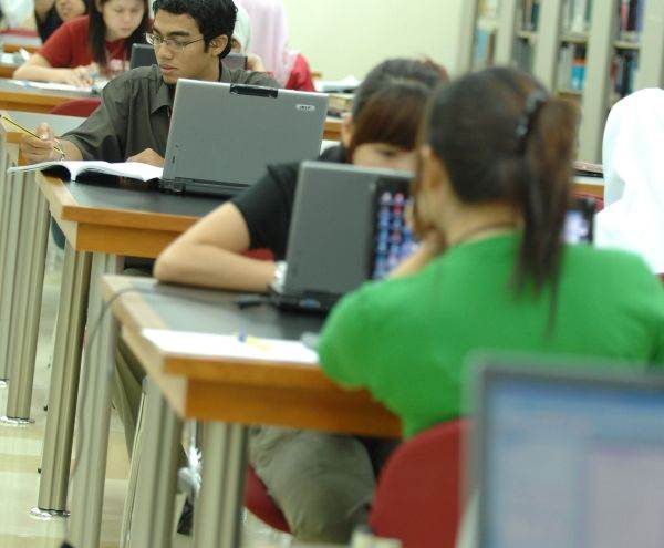 Studenţii solicită creşterea bugetului învăţământului superior