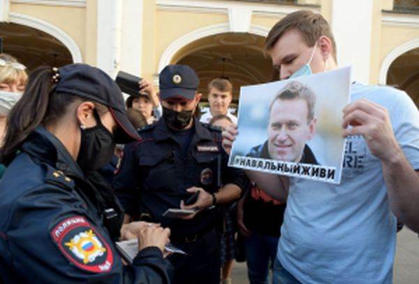 Zeci de persoane au fost arestate în Rusia la manifestaţii pro-Navalnîi