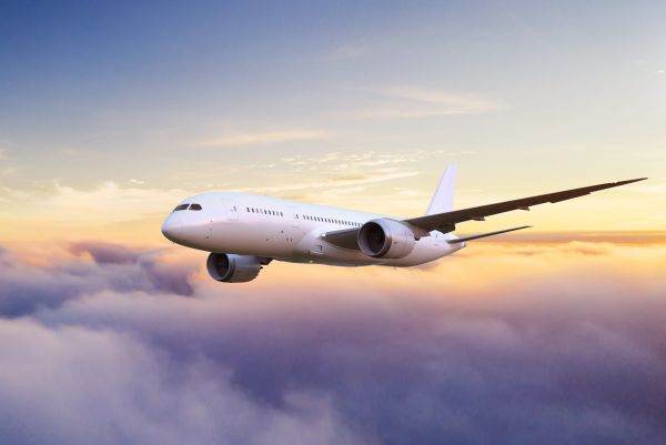 Israelul interzice traficul aerian internaţional de pasageri