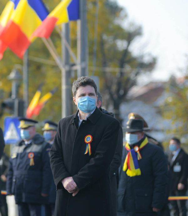 "Se lucrează în Pasajul Piaţa Victoriei pentru realizarea unei staţii de tramvai"