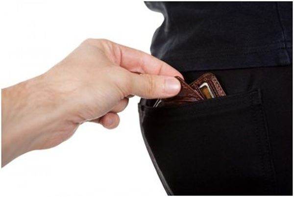 1 din 2 români nu crede că banii cash răspândesc coronavirus