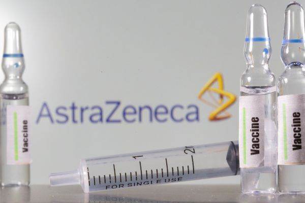 UE solicită companiei AstraZeneca să livreze vaccinurile produse inclusiv în fabricile din Marea Britanie