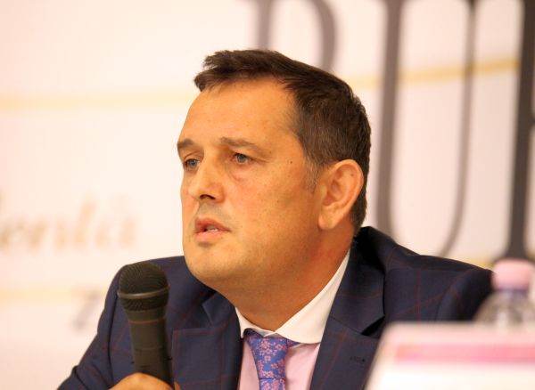 Piperea: "Urmează falimente, executări şi evacuări din case cu sutele de mii"