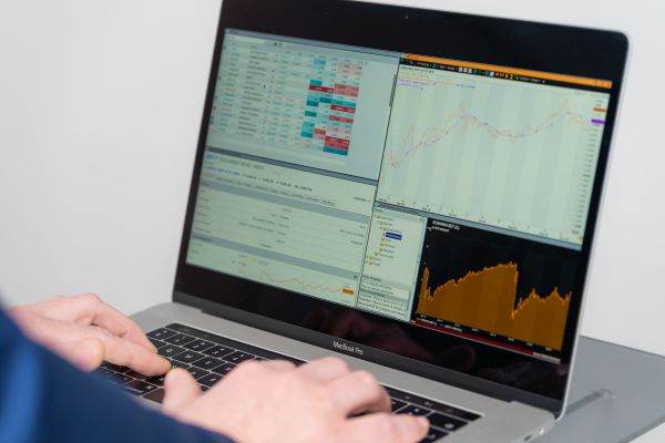 Capitalizare de 67,5 milioane de lei pentru Safetech, după prima oră şi jumătate de tranzacţionare