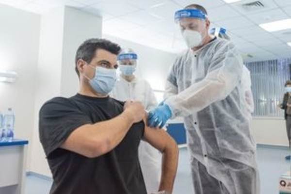 Centrul de vaccin al companiei Antibiotice a raportat zero reacţii adverse şi zero doze de vaccin pierdute