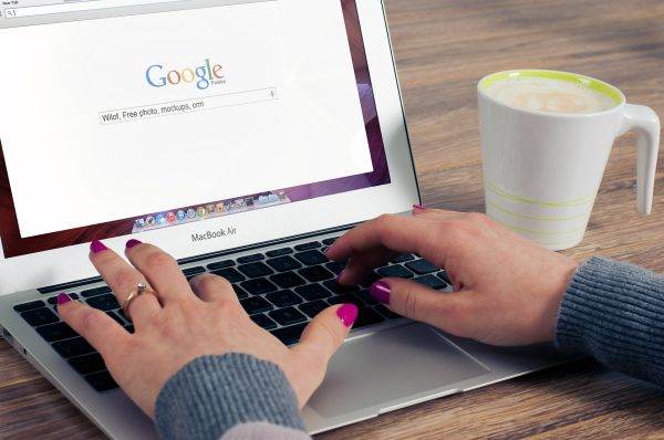 De ce să angajezi o agenţie pentru SEO?
