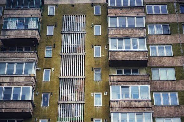Ţara noastră e pe primul loc din UE la capitolul case supraaglomerate