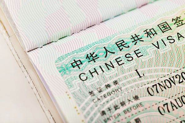 China nu va mai recunoaşte paşapoartele speciale britanice pentru cetăţenii din Hong Kong