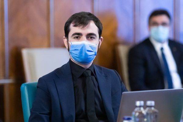 Decizia noului ministru al Economiei, Antreprenoriatului şi Turismului de a stopa momentan subvenţionarea participării producătorilor români la târgurile internaţionale de profil a fost atacată atât de membrii Consiliului de Export al României, cât şi de membrii ANEIR, care au trimis, la începutul săptămânii, scrisori de protest către preşedintele Klaus Iohannis, către premierul Florin Cîţu, către preşedinţii celor două Camere ale Parlamentului şi către preşedinţii comisiilor de industrii şi servicii din cadrul Legislativului.