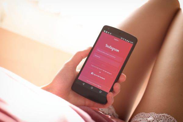 Instagram lucrează la un feed vertical pentru Stories