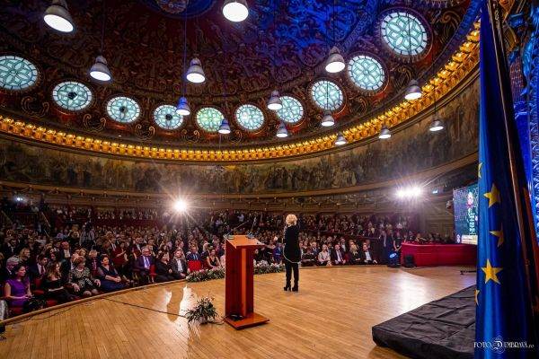 "Îmbunătăţirea egalităţii de gen este de aşteptat să ducă la o creştere a PIB de aproximativ 12% până în 2050"