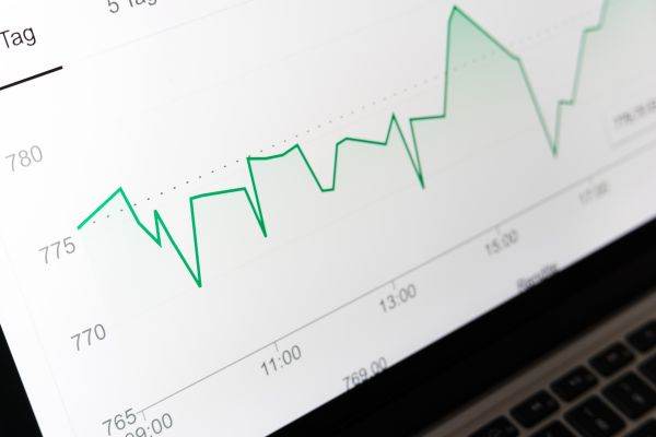 Platina a atins cea mai ridicată cotaţie din ultimii şase ani