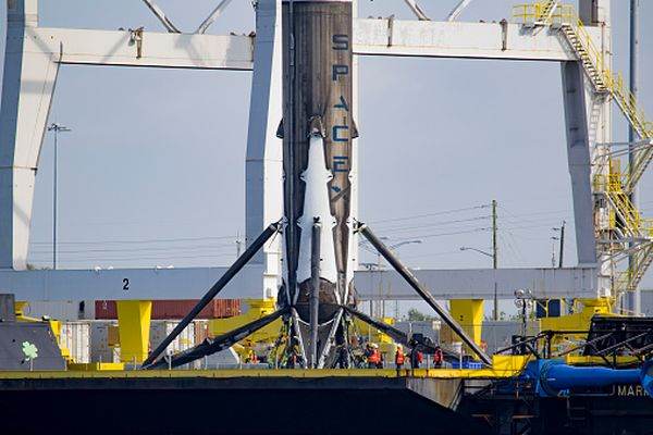 SpaceX a atras săptămâna trecută alte 850 de milioane de dolari