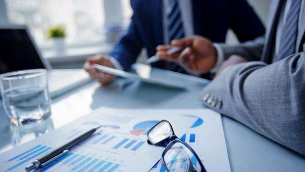 Unele IFN-uri din România practică printre cele mai mari dobânzi din UE - 30.341% pentru un credit de 180 de euro