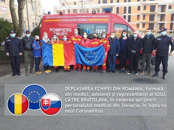 O echipă de medici români a ajuns la Bratislava pentru a sprijini eforturile de combatere a pandemiei