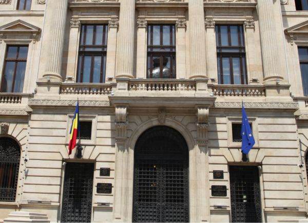 "Accelerarea revenirii economice se plăteşte cu dobânzi mai mari"
