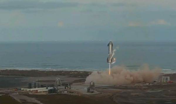 Un prototip al unei rachete SpaceX a explodat la sol la câteva minute după aterizare