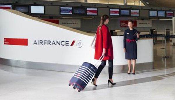 Air France introduce o aplicaţie mobilă pentru prezentarea rezultatelor testului COVID necesar călătoriei cu avionul