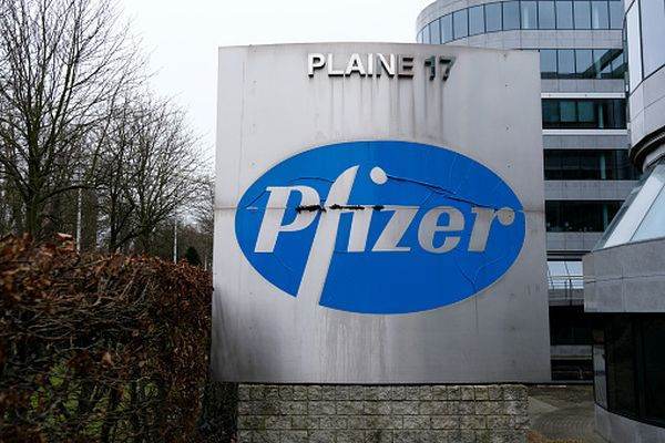 Pfizer face concedieri în Belgia şi transferă activităţile în România