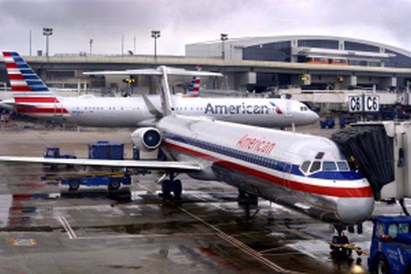 American Airlines vinde obligaţiuni în valoare de 7,5 miliarde dolari