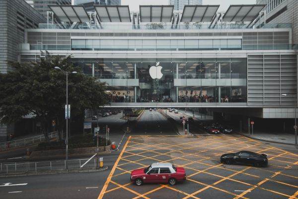 France Digitale depune plângere împotriva Apple pentru nerespectarea normelor de confidenţialitate UE