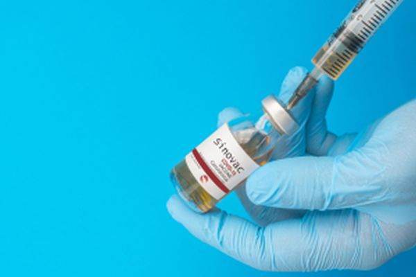 Vaccinul Sinovac funcţionează împotriva tulpinii P1 din Brazilia