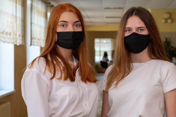 Fundaţia Altex a donat peste 500.000 de măşti către Inspectoratele Şcolare Judeţene din ţară
