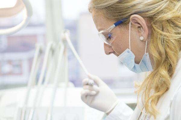 Medic din Bihor, cercetat de Colegiul Medicilor pentru că trata pacienţii bolnavi de covid după scheme proprii de tratament