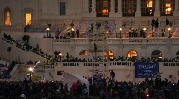 Invazia de la Capitoliu a susţinătorilor lui Donald Trump, adaptată în serial