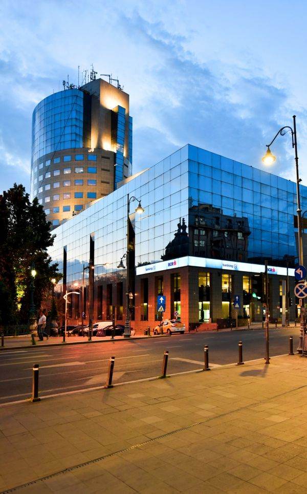 BCR a finalizat transferul de proprietate asupra clădirii Bucharest Financial Plaza către Immofinanz
