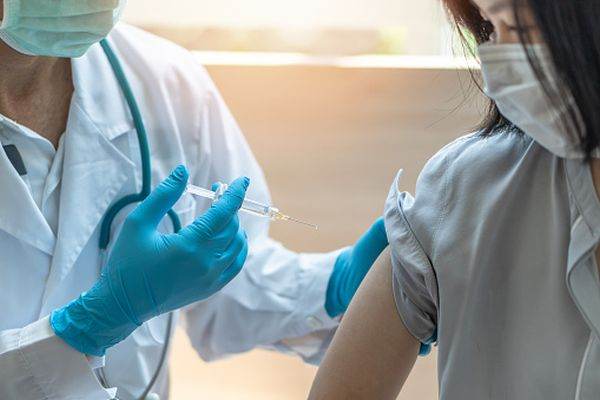 "2 din 3 respondenţi nu intenţionează să se vaccineze împotriva covid"