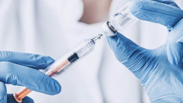 ''Posibilitatea efectuării de vaccinuri în farmacii, stabilită prin lege''