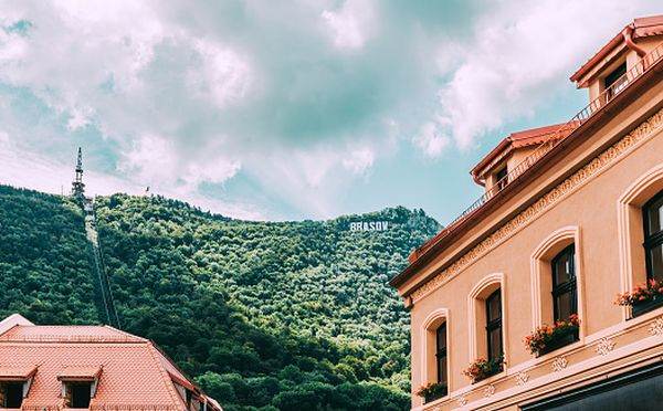 Traseele turistice de pe versantul sudic al Muntelui Tâmpa constituie un pericol pentru cetăţeni