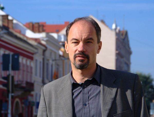 "Sectorul construcţiilor - o ilustrare complexă şi fidelă a stării întregii societăţi"