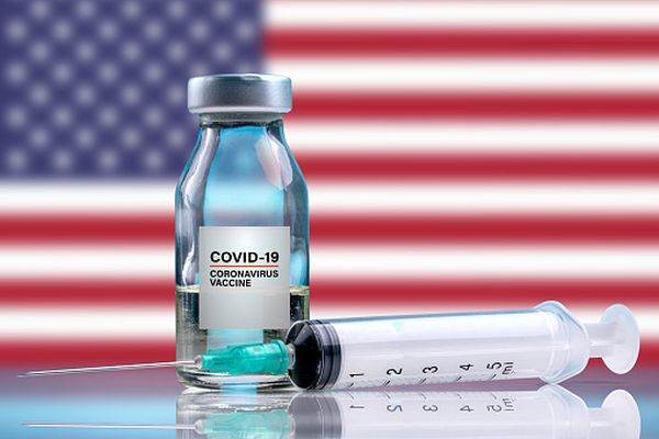 Aproximativ 25% dintre adulţii americani au fost complet vaccinaţi