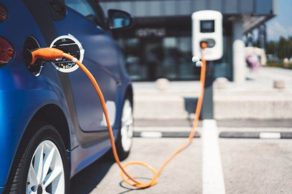 Spania acordă subvenţii 800 de milioane euro pentru achiziţionarea de vehicule electrice