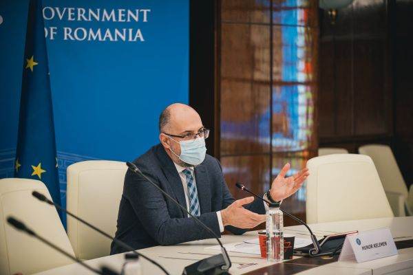 ''Într-o pandemie, într-o criză, din viaţa oamenilor nu faci subiecte politice''