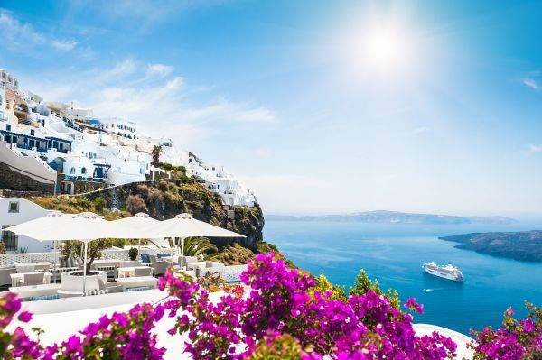 Grecia va ridica din 19 aprilie cerinţa intrării în carantină pentru turiştii veniţi din celelalte ţări UE