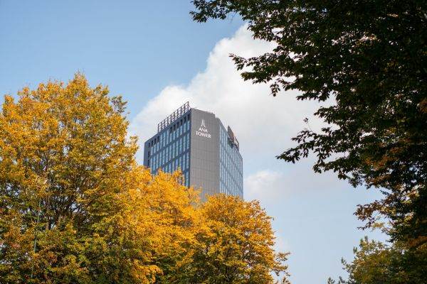 Cererea de birouri a scăzut la 50%, în pandemie