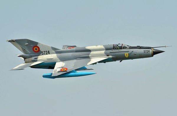 Un avion militar de tip MIG s-a prăbuşit în România