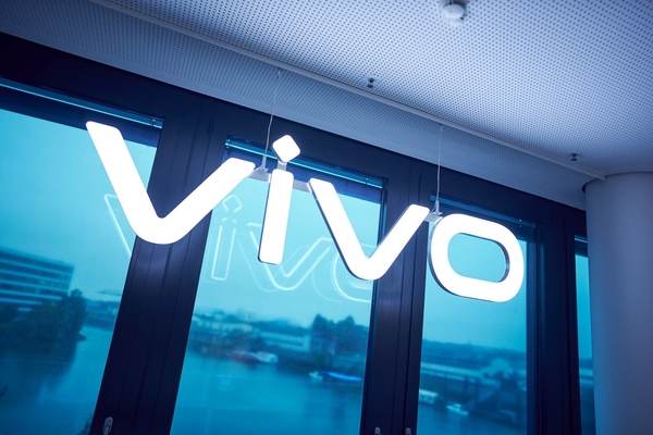 Producătorul de smartphone-uri vivo îşi face loc pe piaţa din România