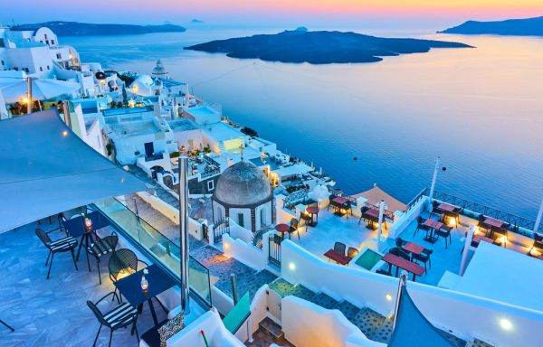 Premierul Kyriakos Mitsotakis afirmă că Grecia va deschide sezonul turistic începând cu 15 mai