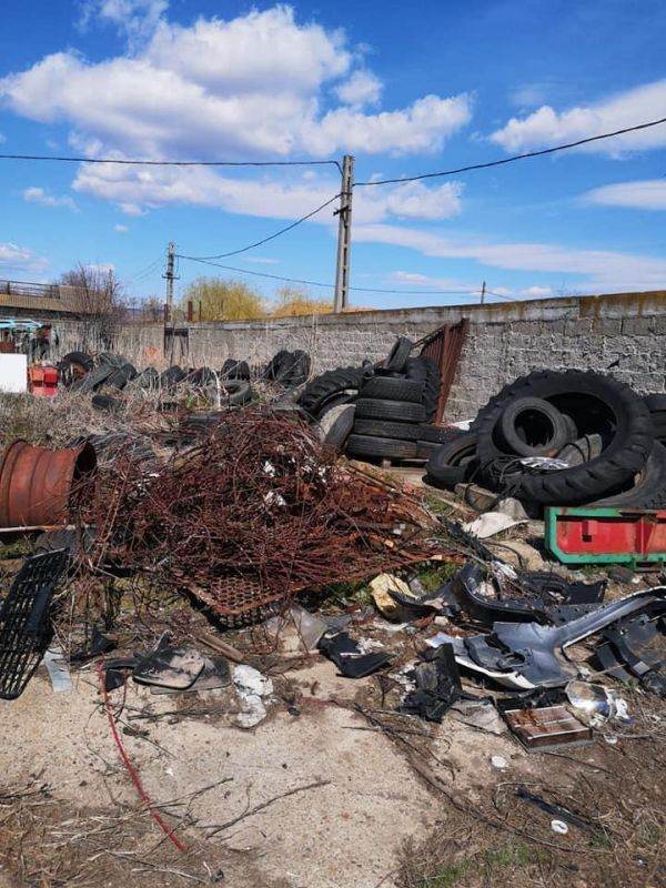 Primării şi agenţi economici, amendaţi de Garda de Mediu din cauza gunoaielor