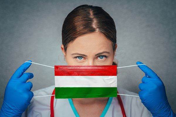 "Ungaria a atins pragul de 3,5 milioane de persoane vaccinate, astfel că terasele pot fi redeschise începând de sâmbătă dimineaţă"