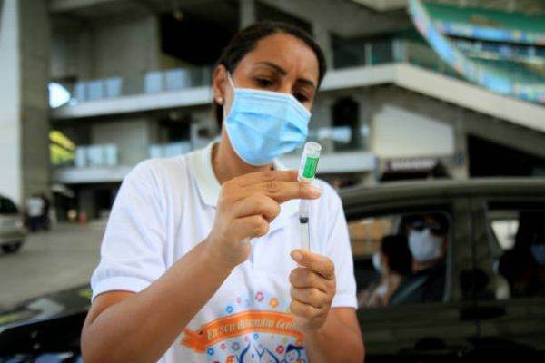SUA vor debloca 60 de milioane de doze de vaccin de la AstraZeneca către alte ţări