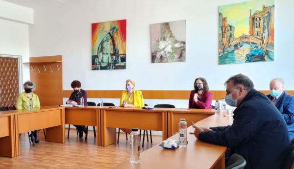 CONAF în parteneriat cu Universitatea "Dunărea de Jos" din Galaţi lansează proiectul SurprisING