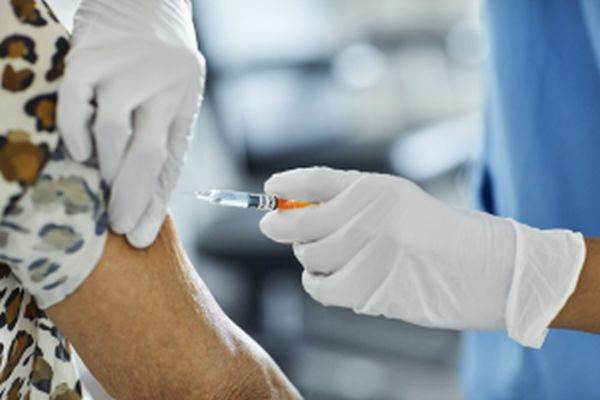 Unul din patru spanioli a fost vaccinat cu cel puţin o doză de vaccin pentru COVID-19
