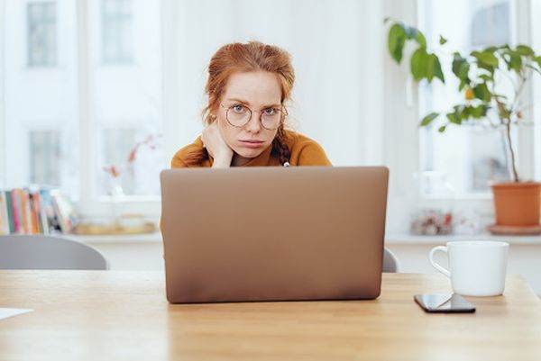 Senatul a adoptat un proiect privind reglementarea activităţii de telemuncă