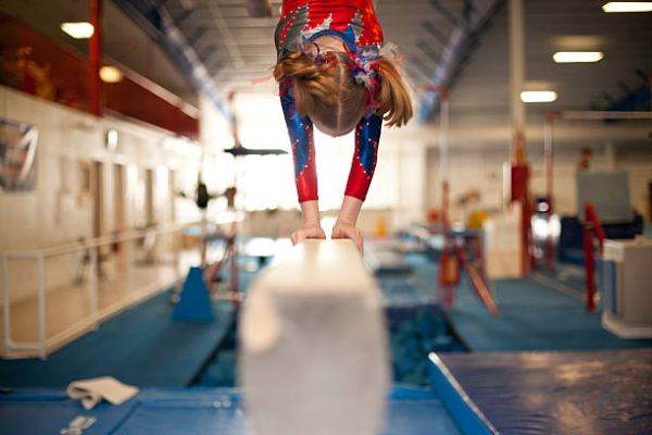 Federaţia Română de Gimnastică a decis restructurarea lotului feminin de la Deva